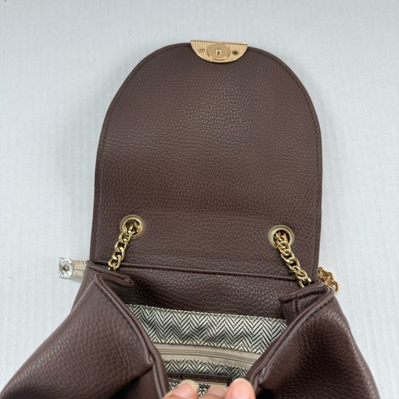Moda Luxe Brown and Gold Crossbody Bag with Chic Design - Picture 11 of 12